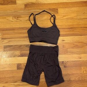 Women's Athletic Shorts and Sports Bra Set - Brown